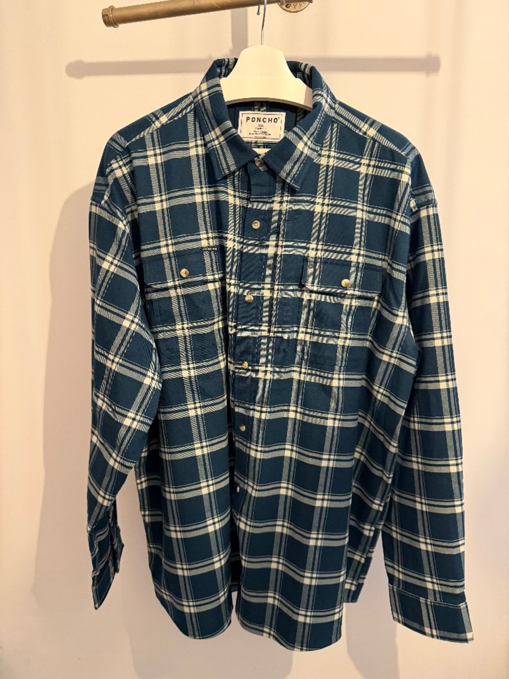 Never Worn / Poncho Flannel / XXL / Regular Fit / Left chest zip pocket
